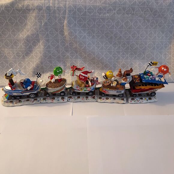 M&M's Danbury Mint Holiday Express YULETIDE FLYER 5 Piece Christmas Train Set - Picture 1 of 16